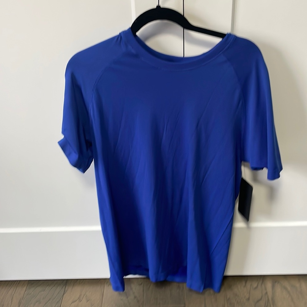 Fabletics Training Day Tee. Size large. Blue. NWT